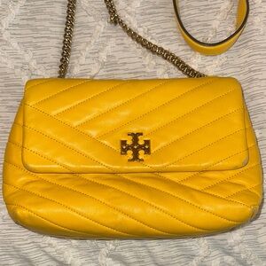 Tory Burch Kira Chevron Small Crossbody Bag with Gold Chain (color Goldfinch)